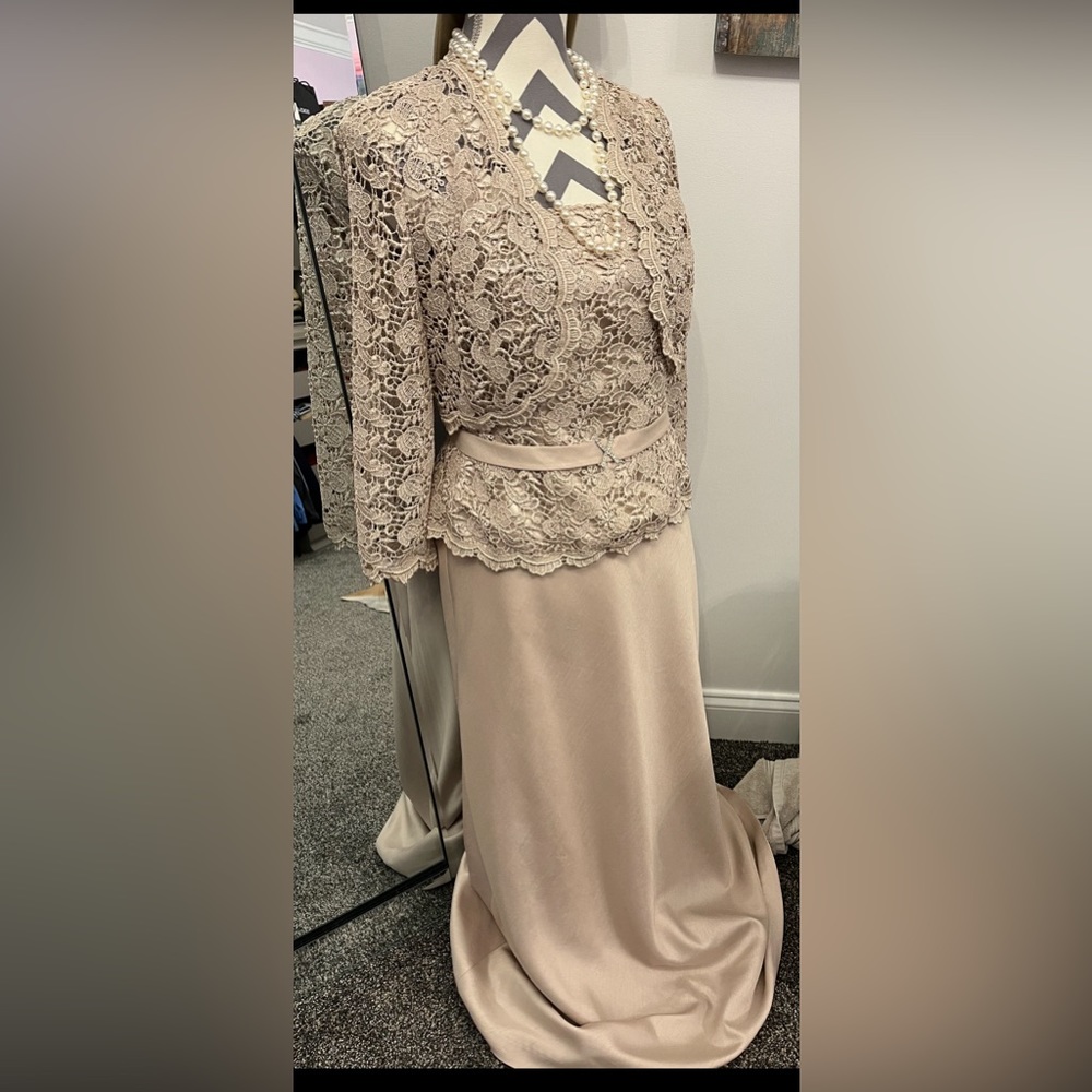 R & M Richards Lace Dress. Removable lace jacket. Removable belt.